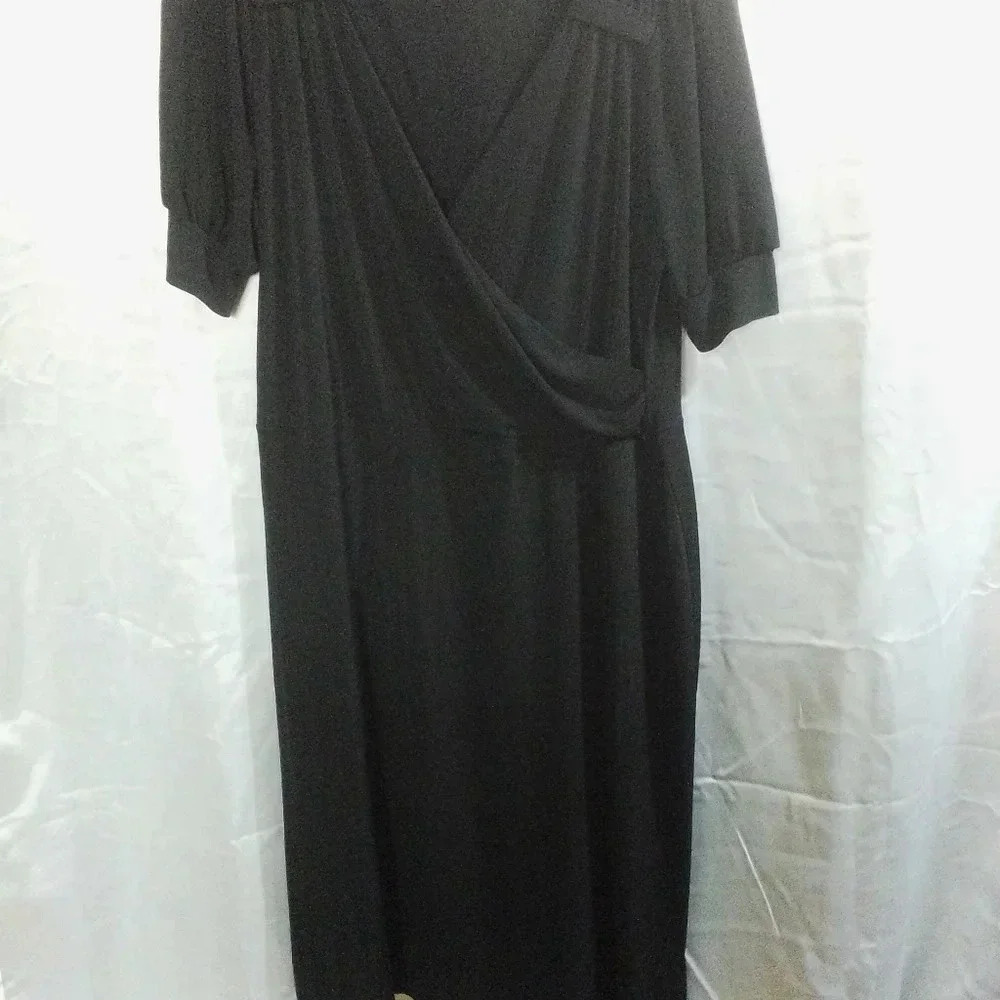 Dress - Picture 2 of 5
